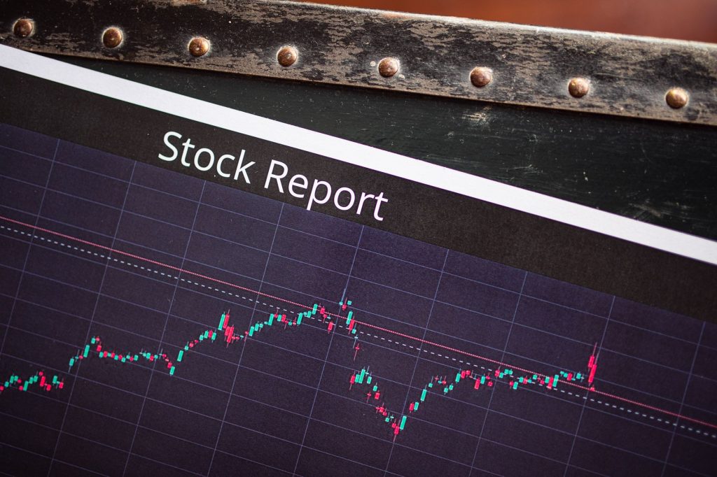 stock markets close lower